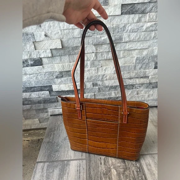 Dooney & Bourke Croco Lexington Shopper Classic Neutral Handbag - Picture 9 of 15